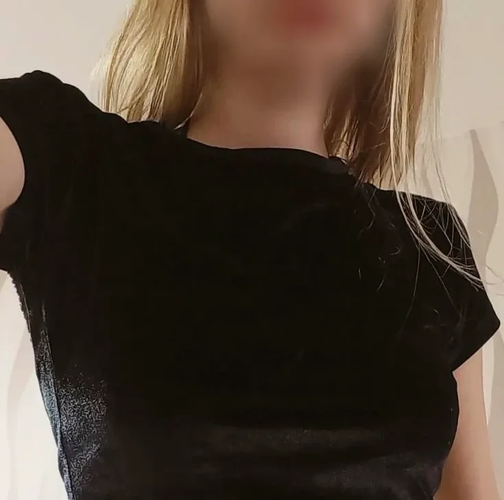 Fatima, 25